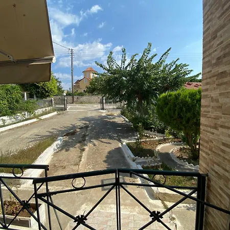 Agioi Theodoroi Mirsinochori