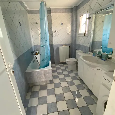 Agioi Theodoroi Holiday home *