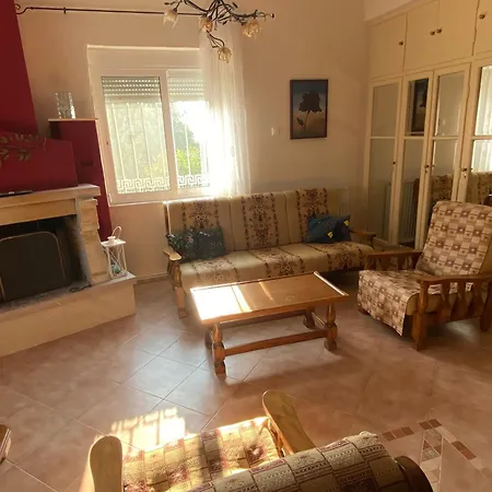 Agioi Theodoroi Holiday home *