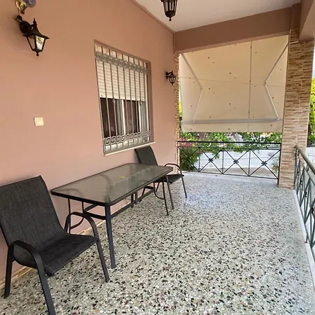 Agioi Theodoroi Holiday home *