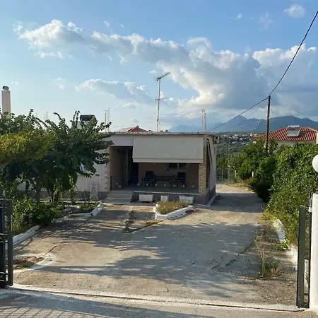 Agioi Theodoroi *