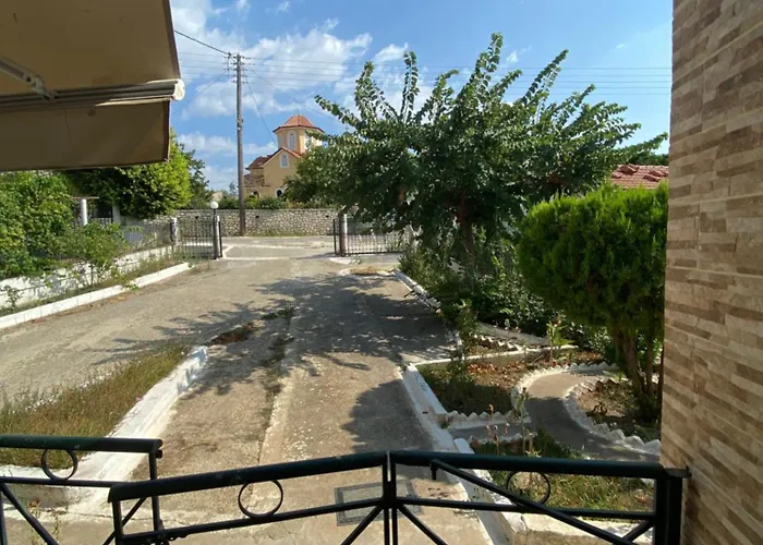 Agioi Theodoroi Mirsinochori